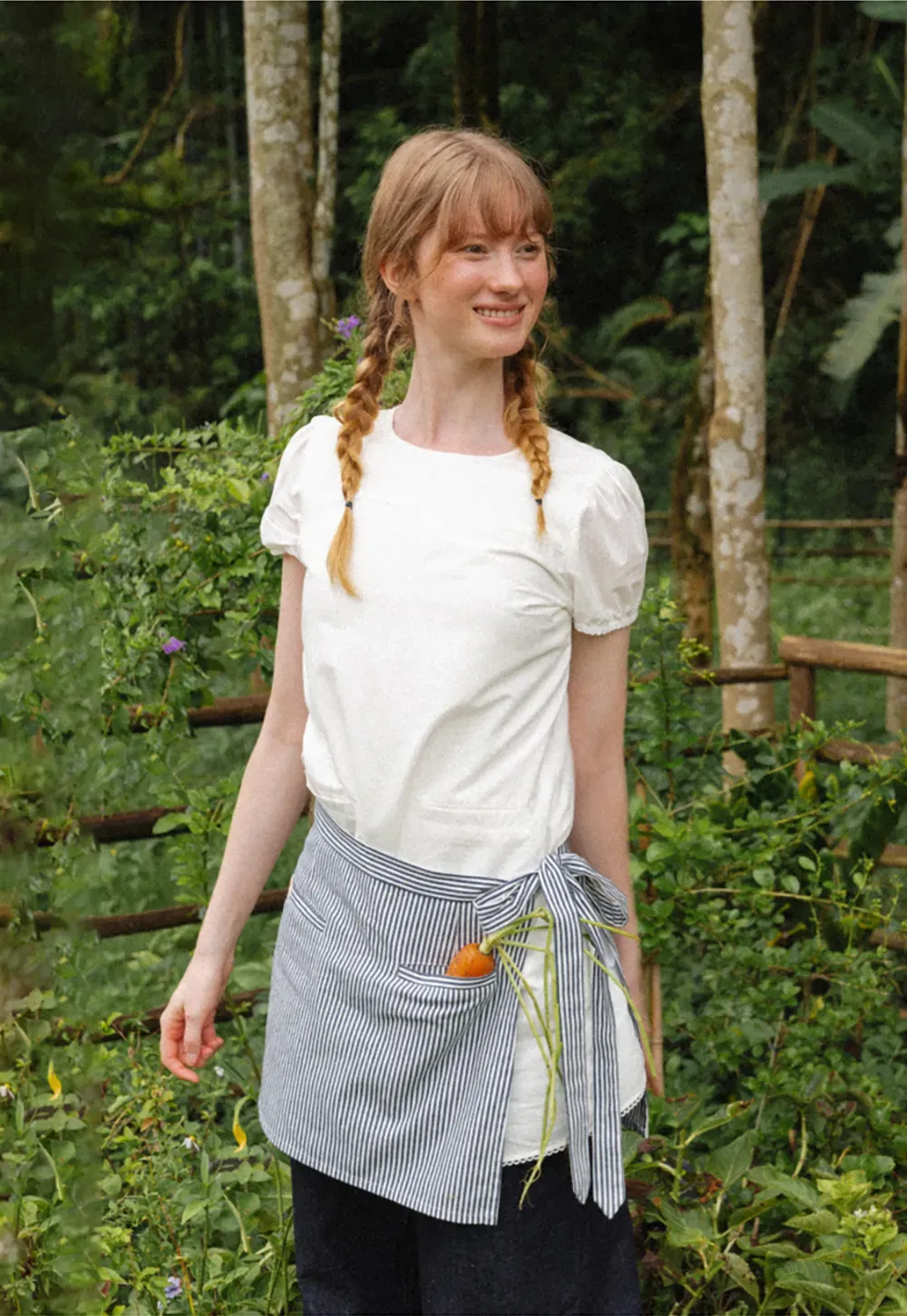 Striped Waist Apron with Front Pockets and Tie Closure