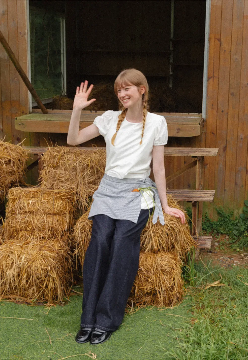 Striped Waist Apron with Front Pockets and Tie Closure
