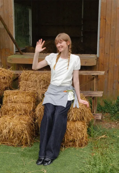 Striped Waist Apron with Front Pockets and Tie Closure