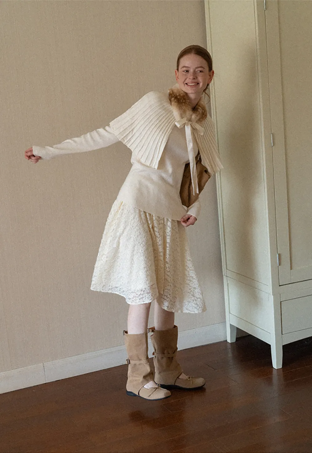 Fur Trimmed Pleated Knit Shawl