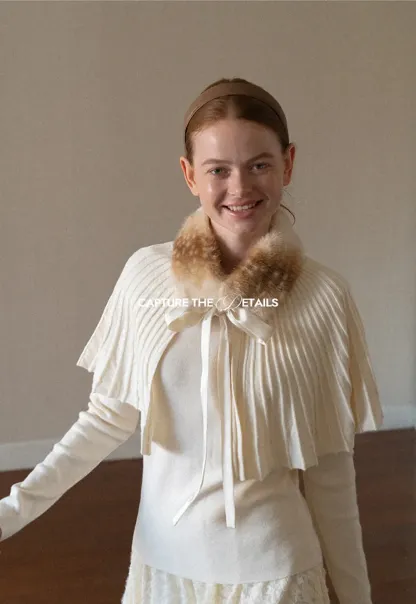 Fur Trimmed Pleated Knit Shawl