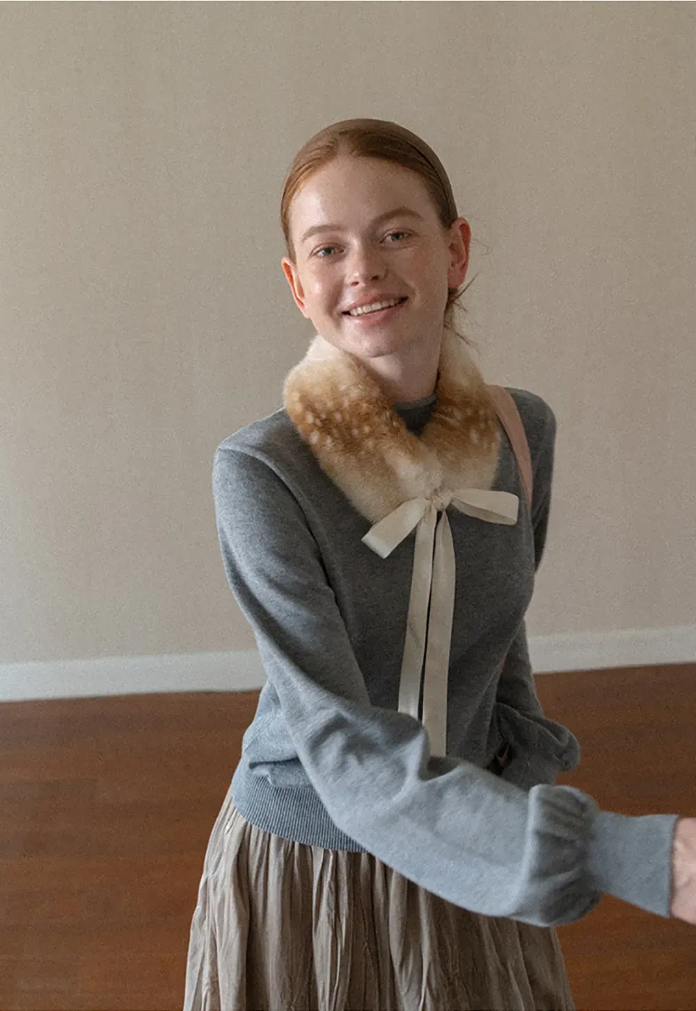 Fur Trimmed Pleated Knit Shawl