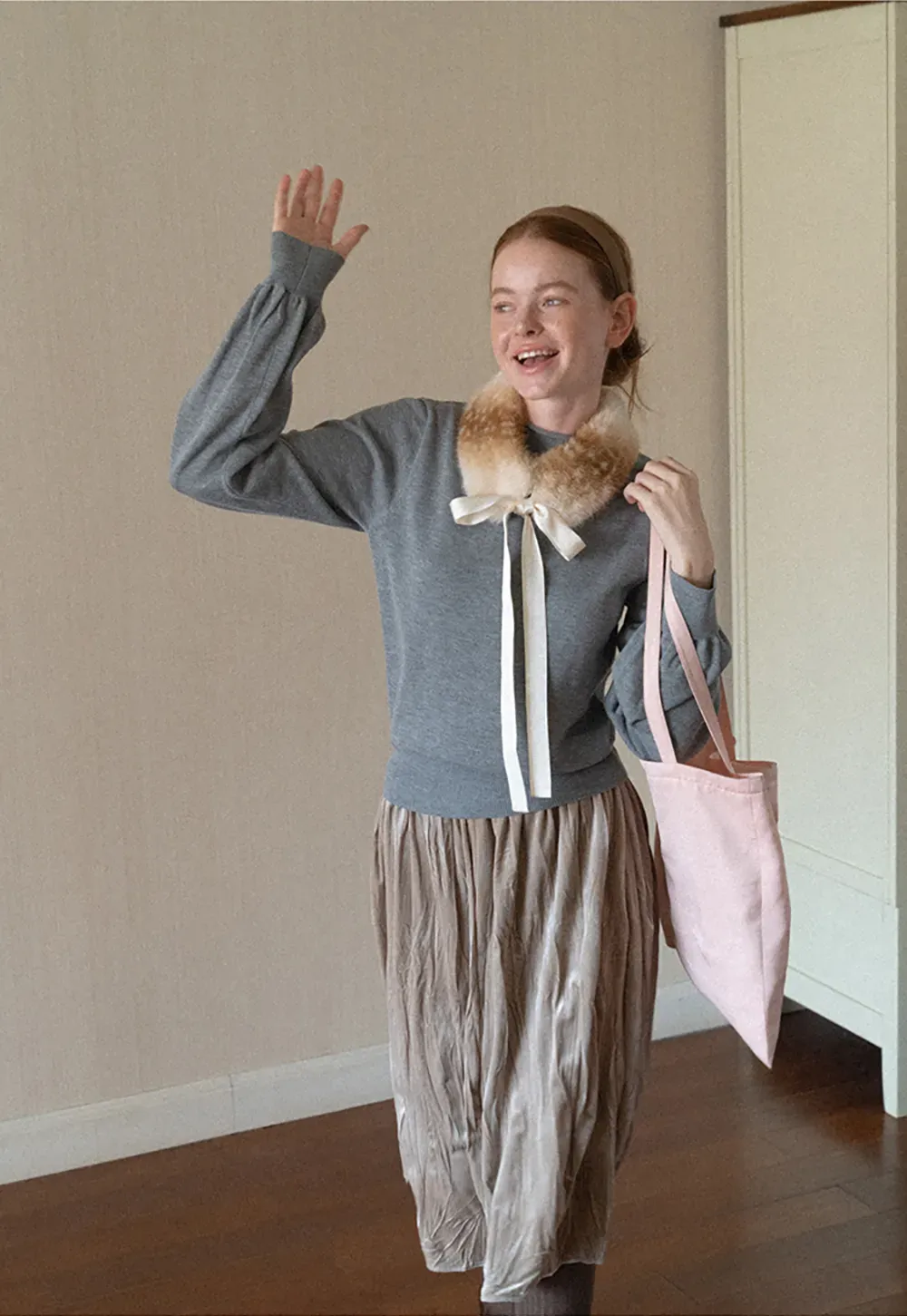 Fur Trimmed Pleated Knit Shawl