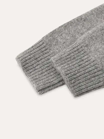 Classic diamond pattern wool knit sweater for casual wear