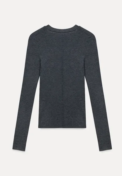 Women's Seamless U-Neck Long Sleeve Knit Top