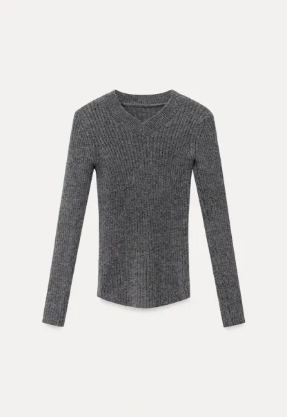 Cropped Buttoned Cape with V-Neck Fitted Thick Knit Sweater