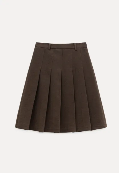 Women’s High-Waisted Pleated Skirt in Brown