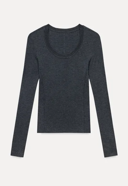 Women's Seamless U-Neck Long Sleeve Knit Top