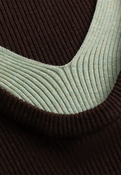 Contrast Trim V Neck Knit Top