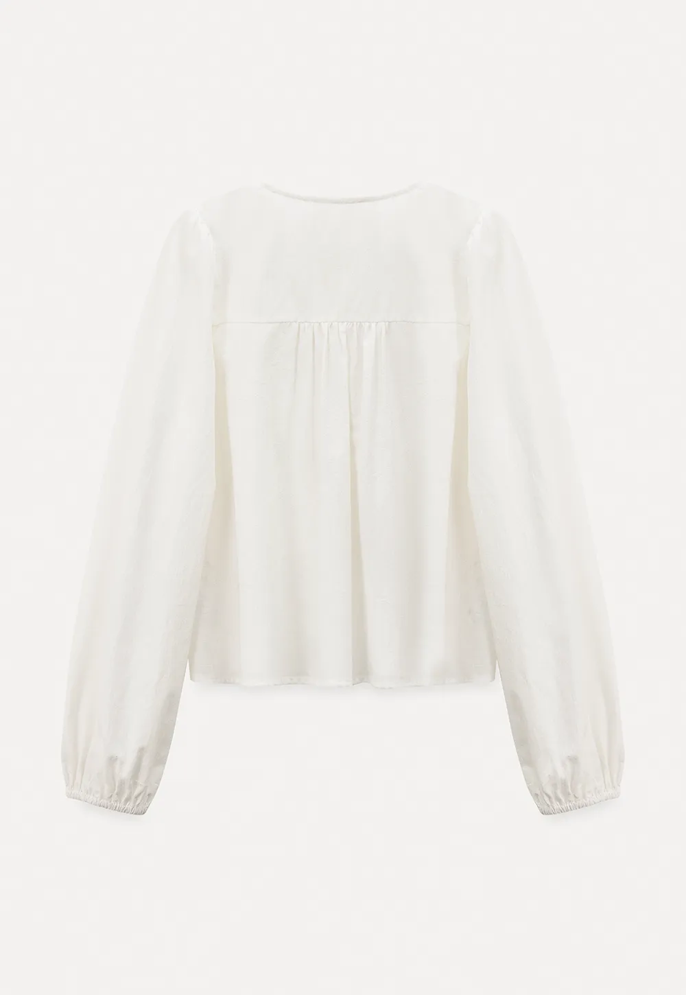Pleated blouse with tie neck and long sleeves