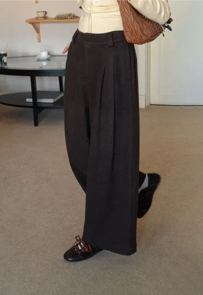 Wide leg pleated casual pants with high waist design