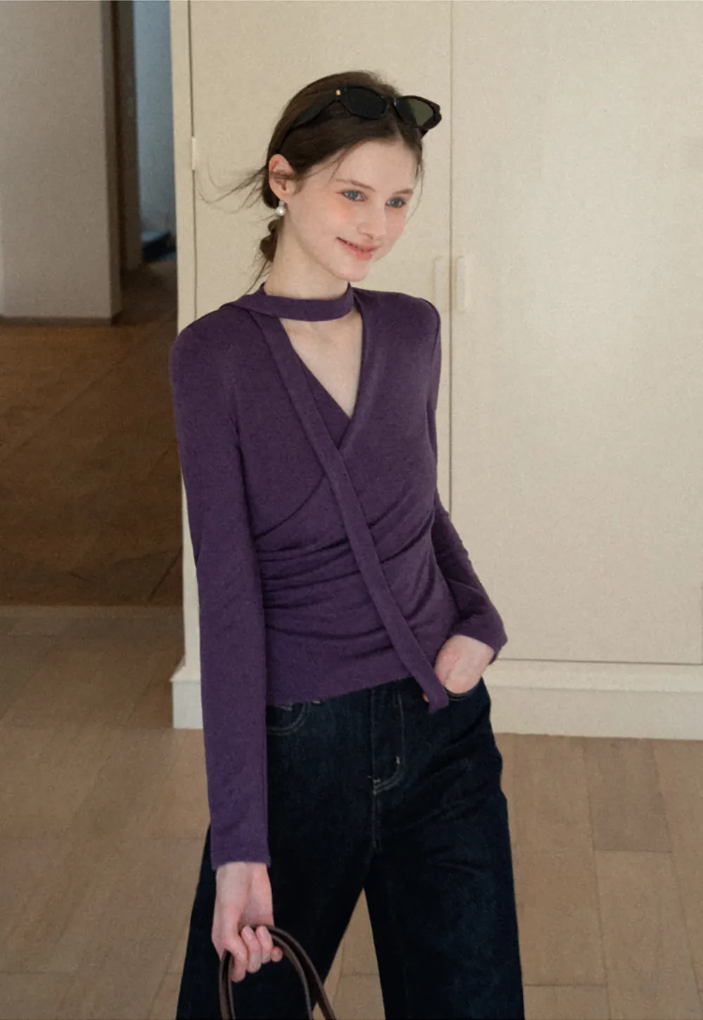 V neck long sleeve top with choker design