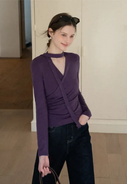 V neck long sleeve top with choker design