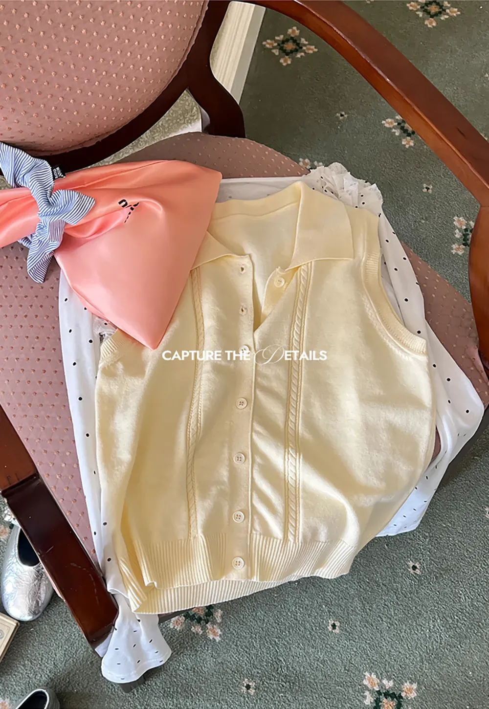 Sleeveless Knit Top with Collar and Buttons