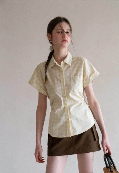 Checkered Shirt with Short Sleeves and Pleated Back