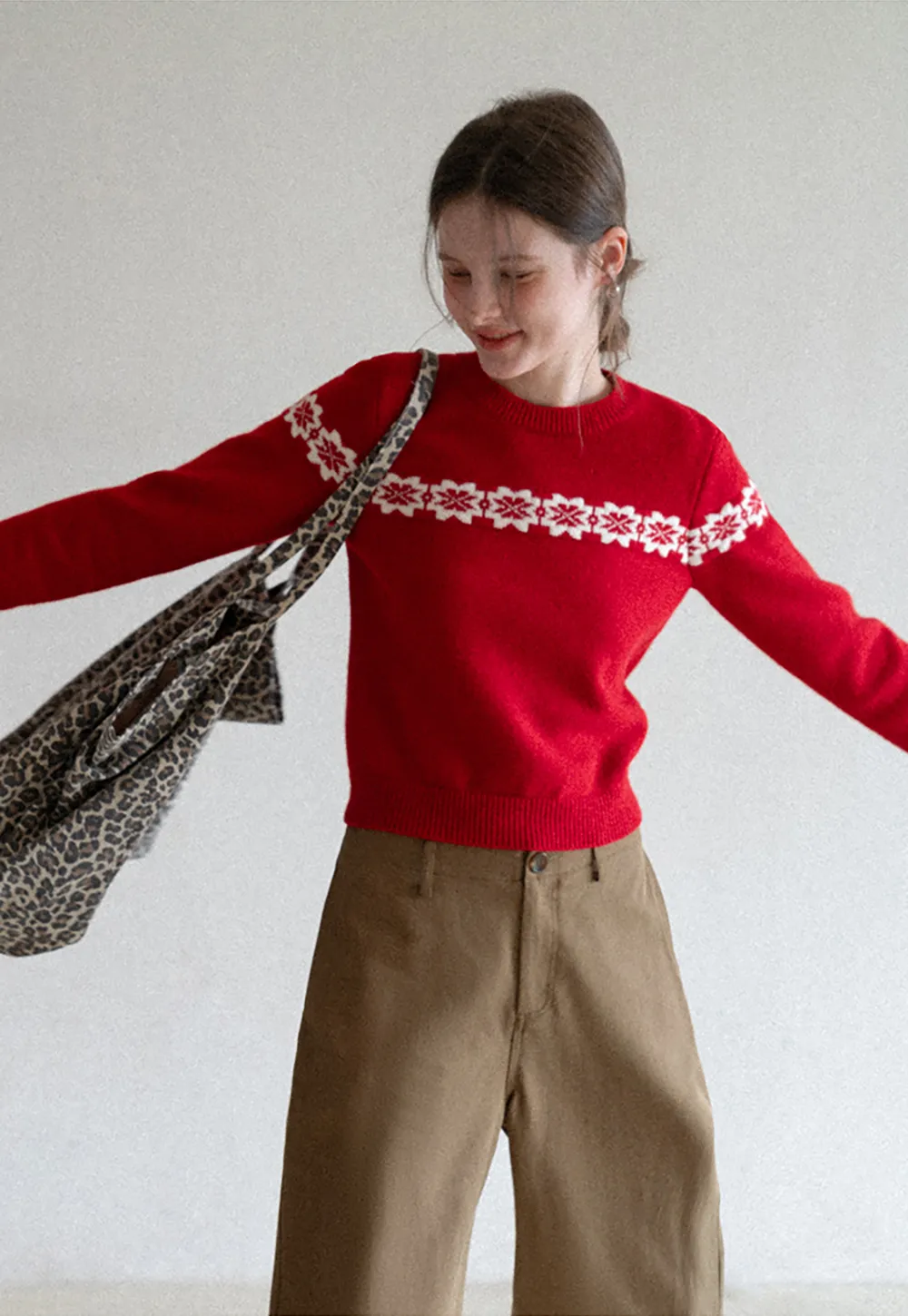 Wide leg casual pants with front pockets and relaxed fit