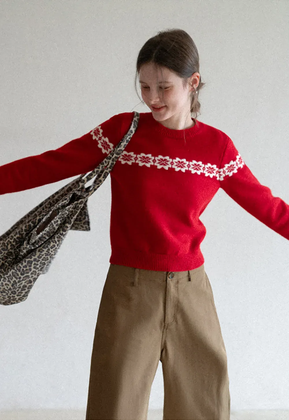 Wide leg casual pants with front pockets and relaxed fit