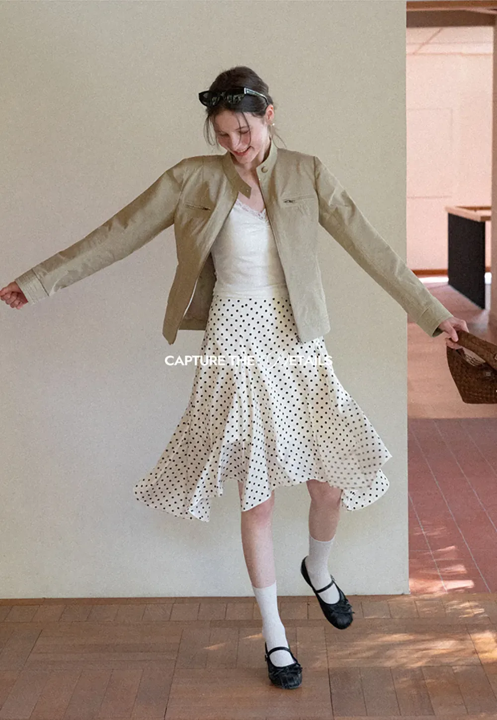 Short jacket with stand collar and front pockets