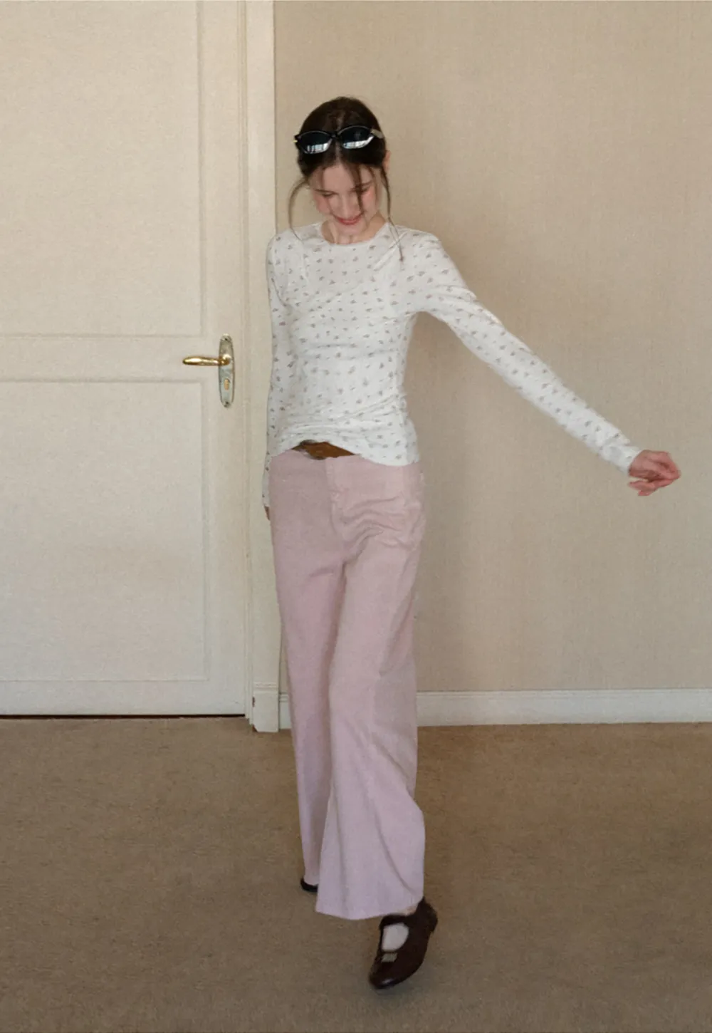 Wide leg high waist denim jeans with belt loop design