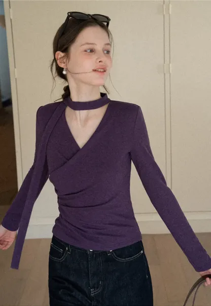 V neck long sleeve top with choker design