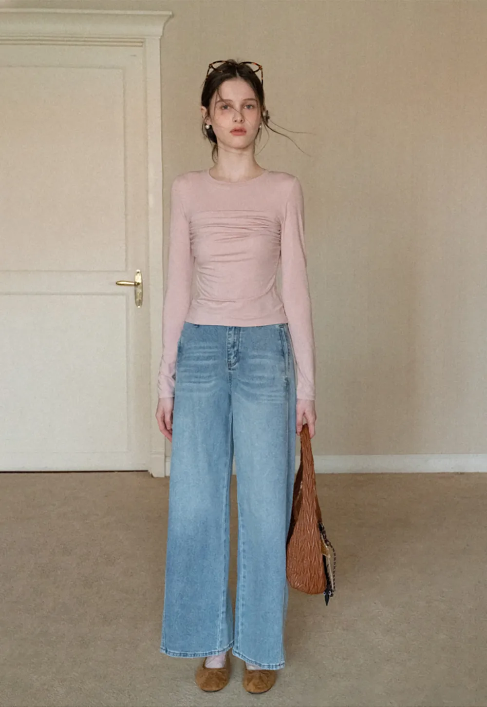 Wide leg high waist denim jeans with belt loop design