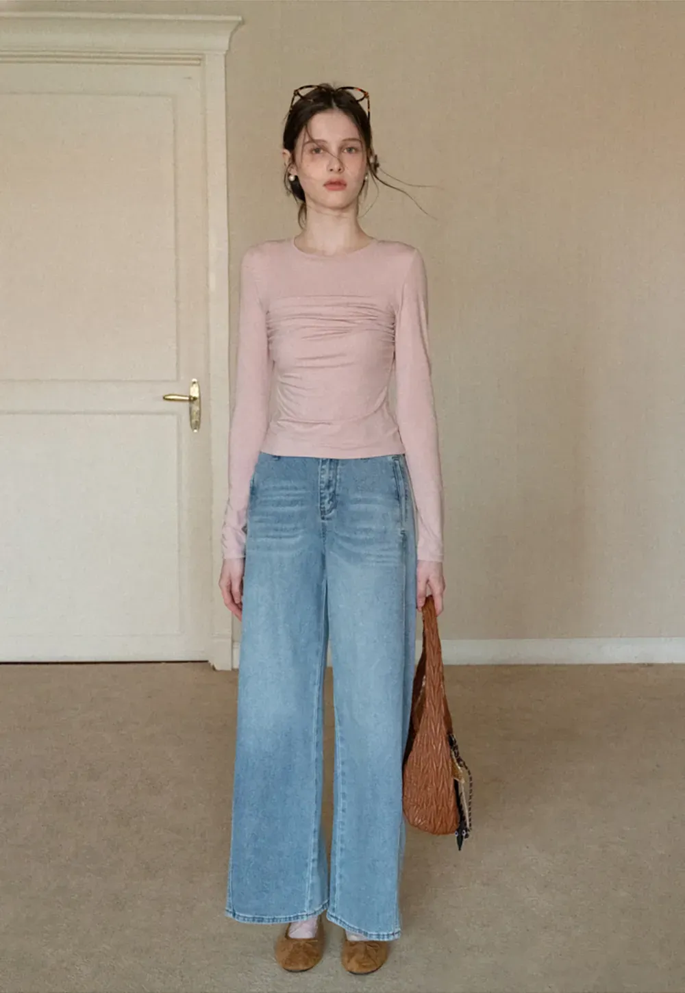 Wide leg high waist denim jeans with belt loop design