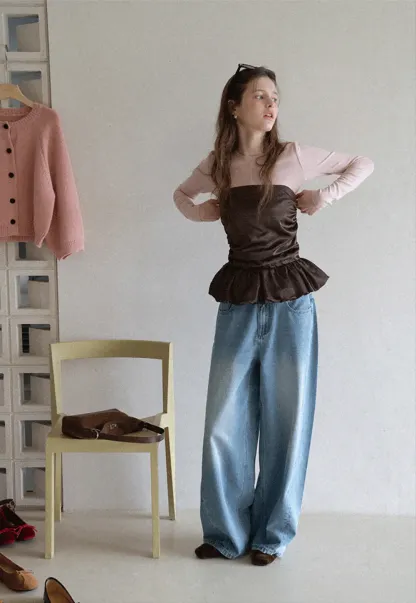 Wide leg denim jeans with high waist design