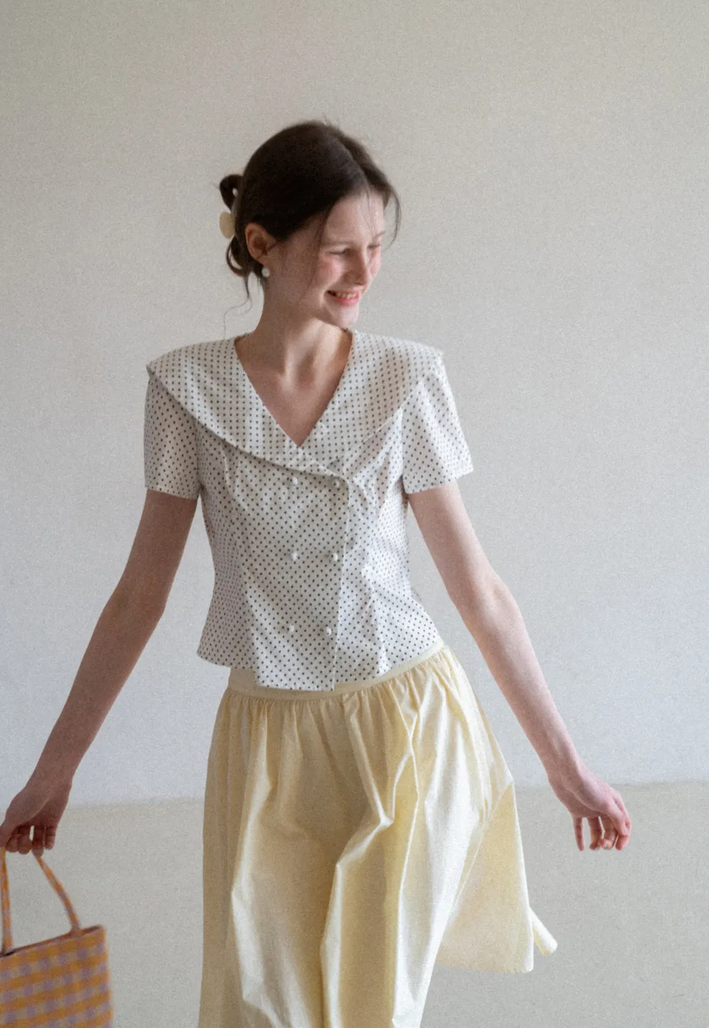 Polka dot short sleeve shirt with collar and buttons