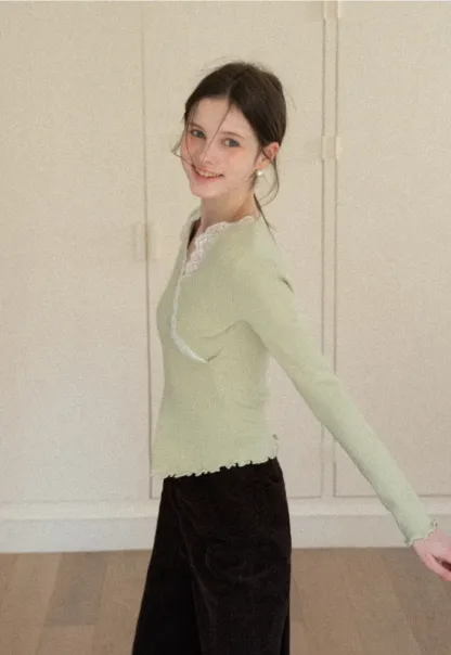 Elegant V Neck Lace Trim Knit Top with Asymmetrical Hem