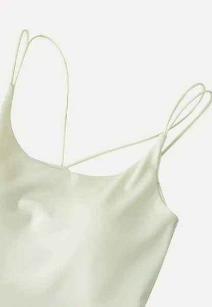 Thin strap scoop neck fitted tank top