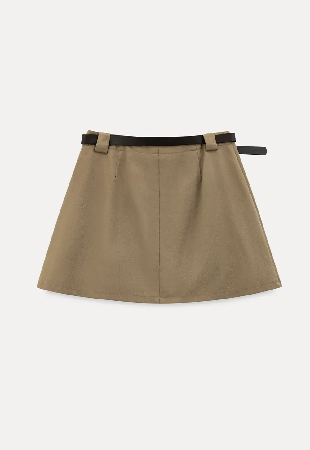 Pleated short skirt with belt loop and buckle