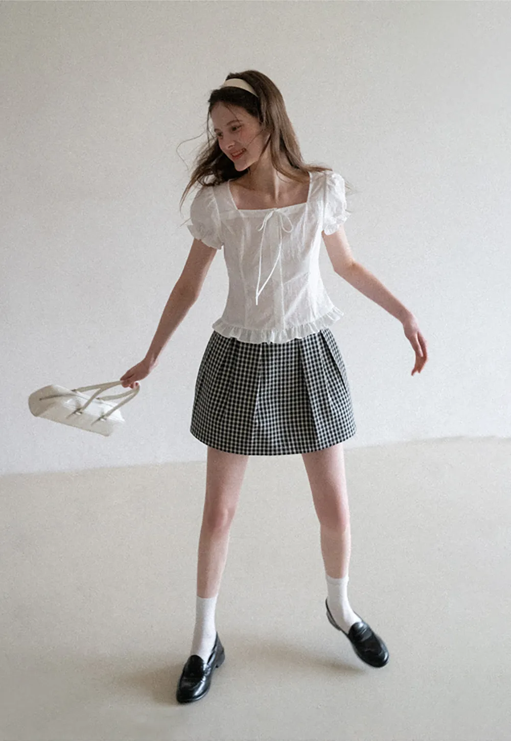 Square neck puff sleeve blouse with ruffle hem