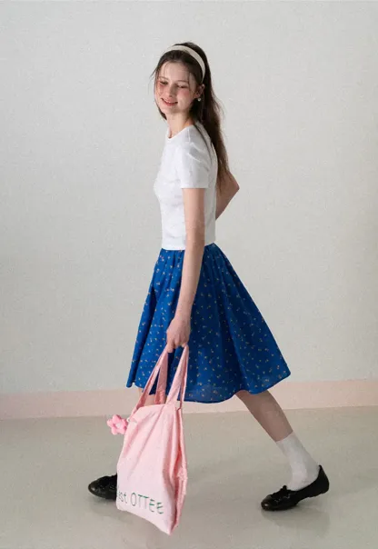 A-line skirt with floral print and elastic waist