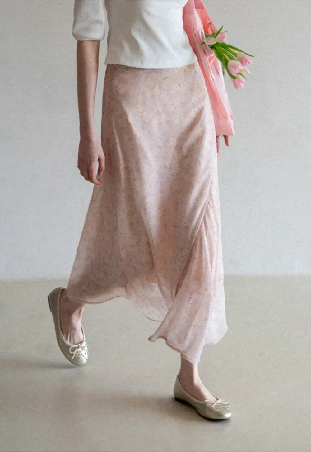 Flowy floral print midi skirt with layered hem