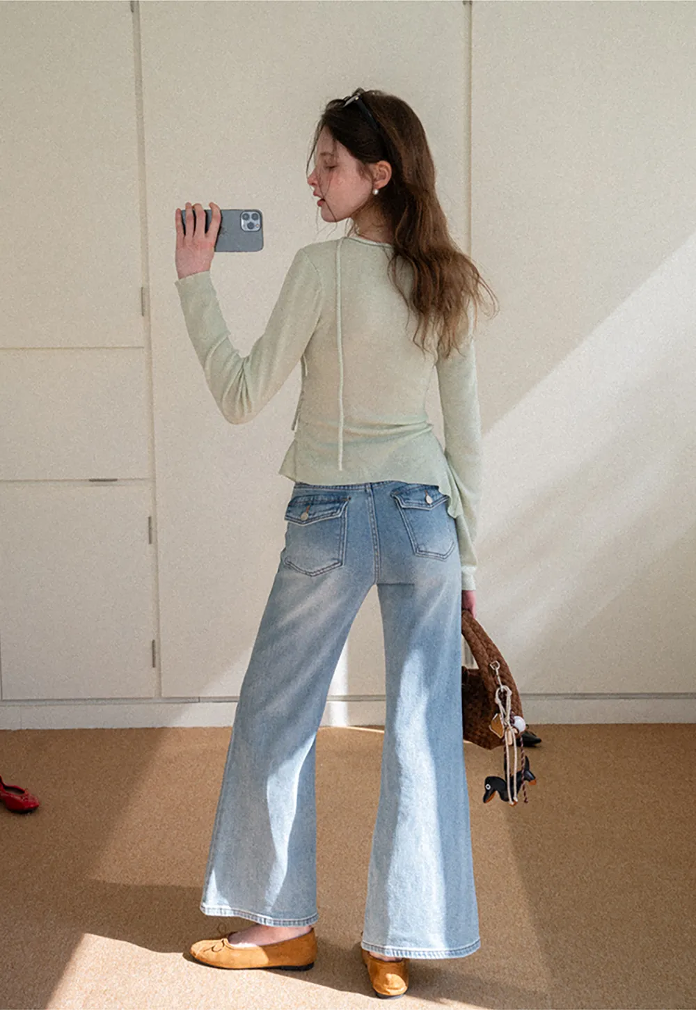 flared high waist jeans with back pocket design