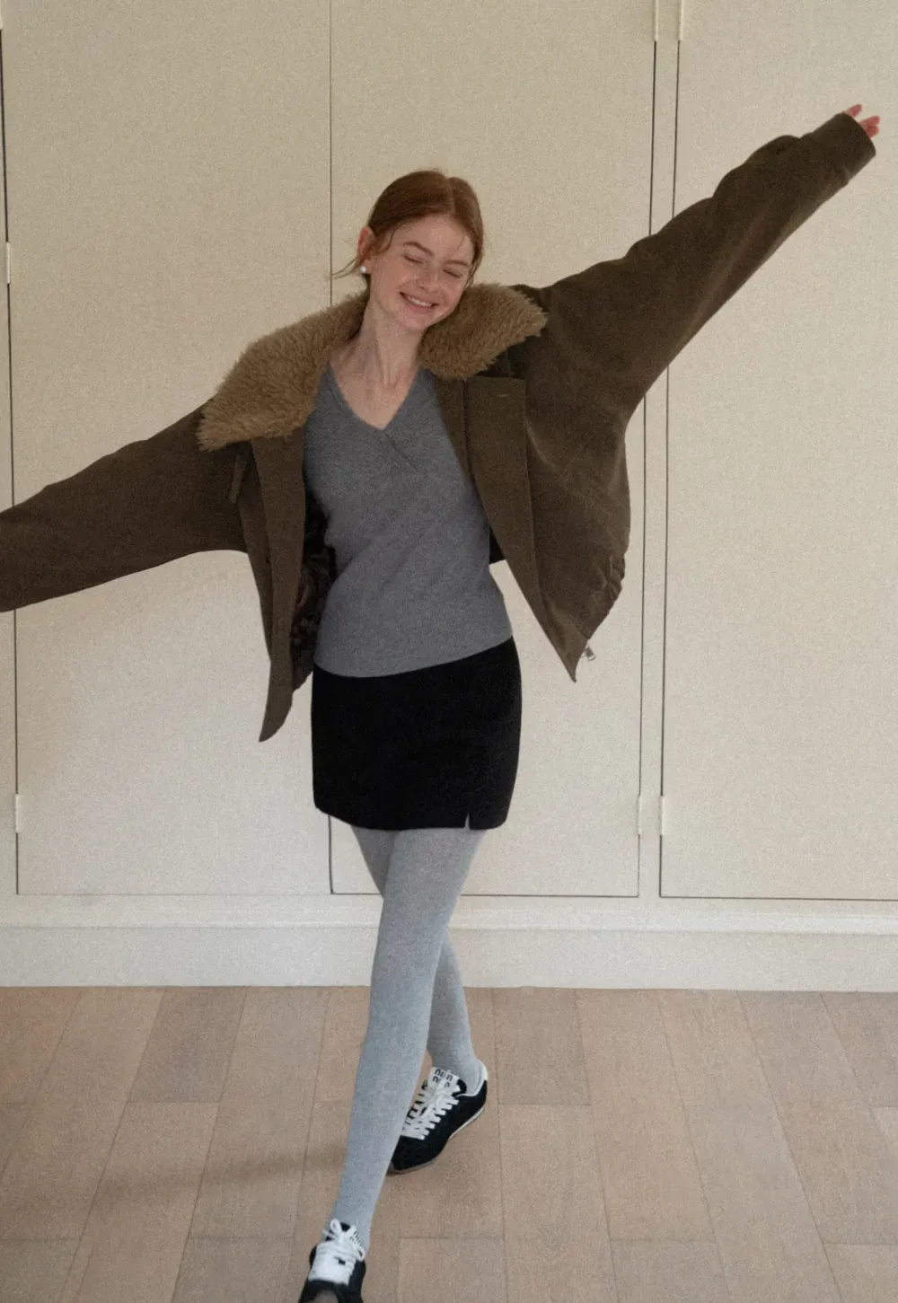 Ribbed knit sweater with round neckline long sleeves simple design