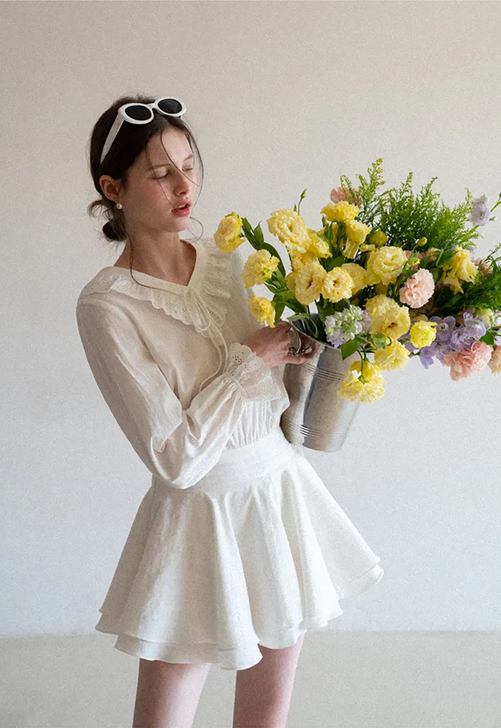 Long sleeve dress with lace collar and tie front