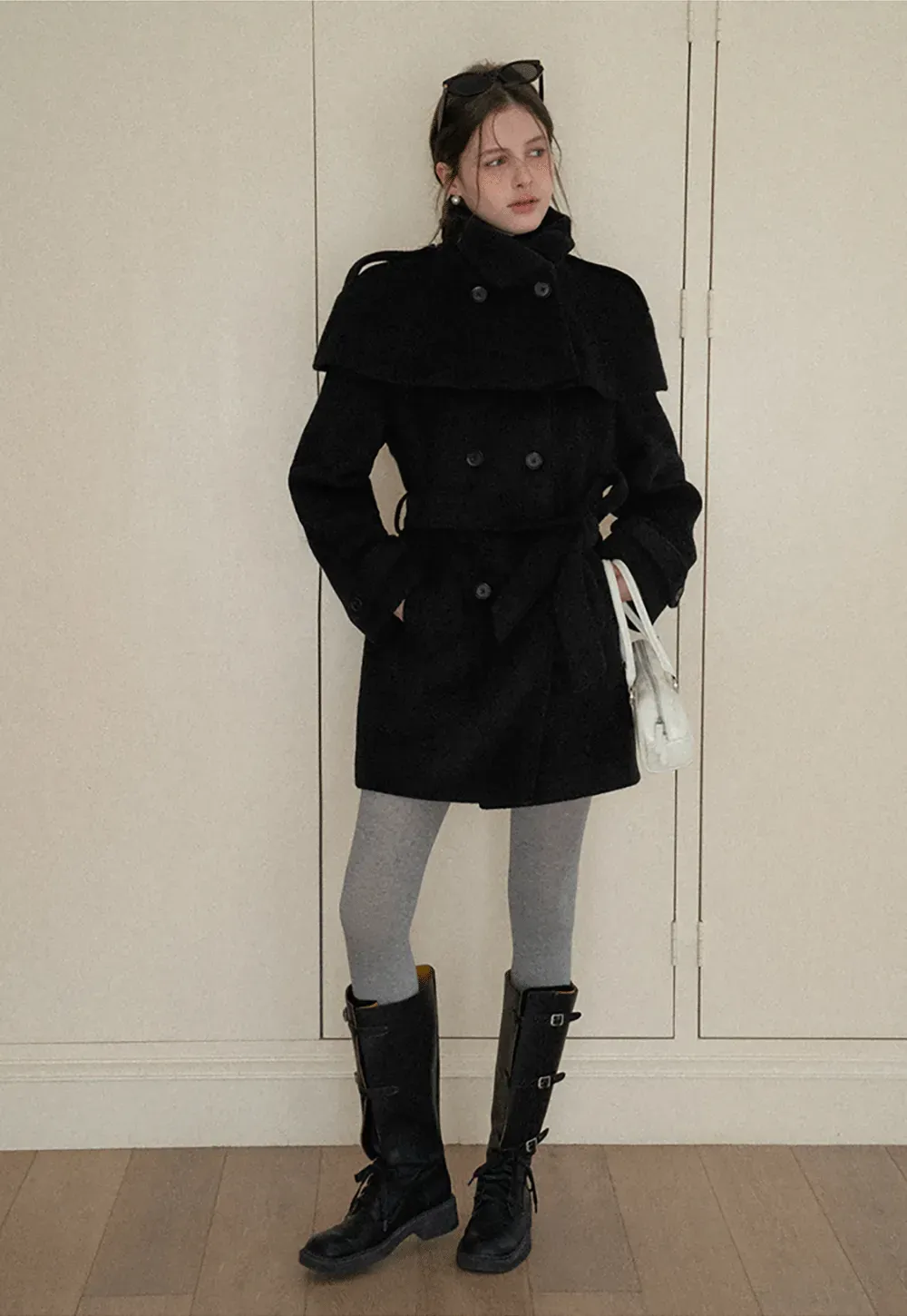 Elegant Wool Coat with Belted Design and Wide Collar