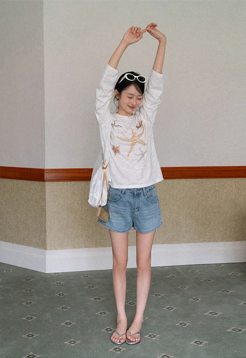 Long sleeve T shirt with starfish embroidery