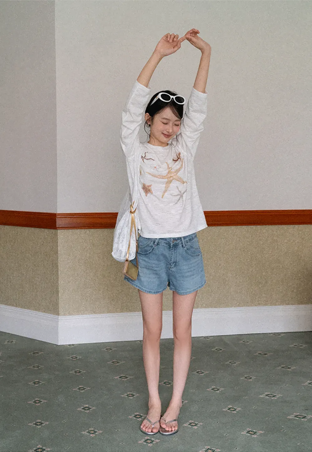 Long sleeve T shirt with starfish embroidery