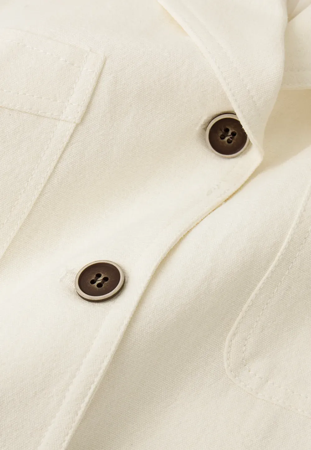 Short jacket with notched lapel and front buttons