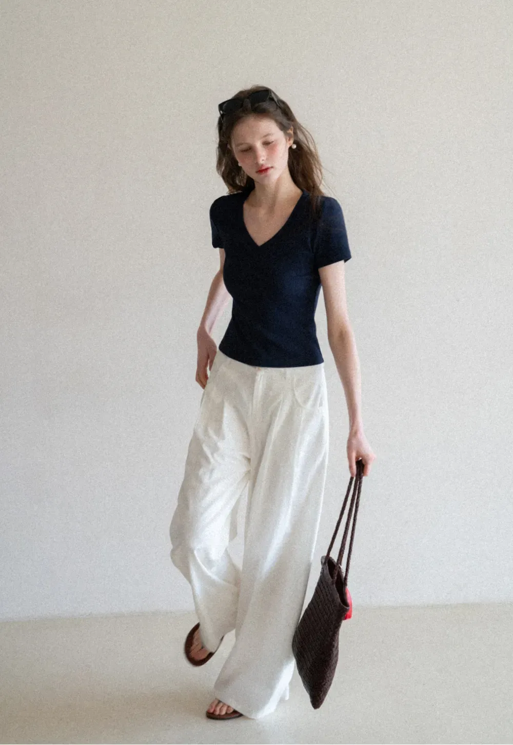 V neck short sleeve knit t shirt