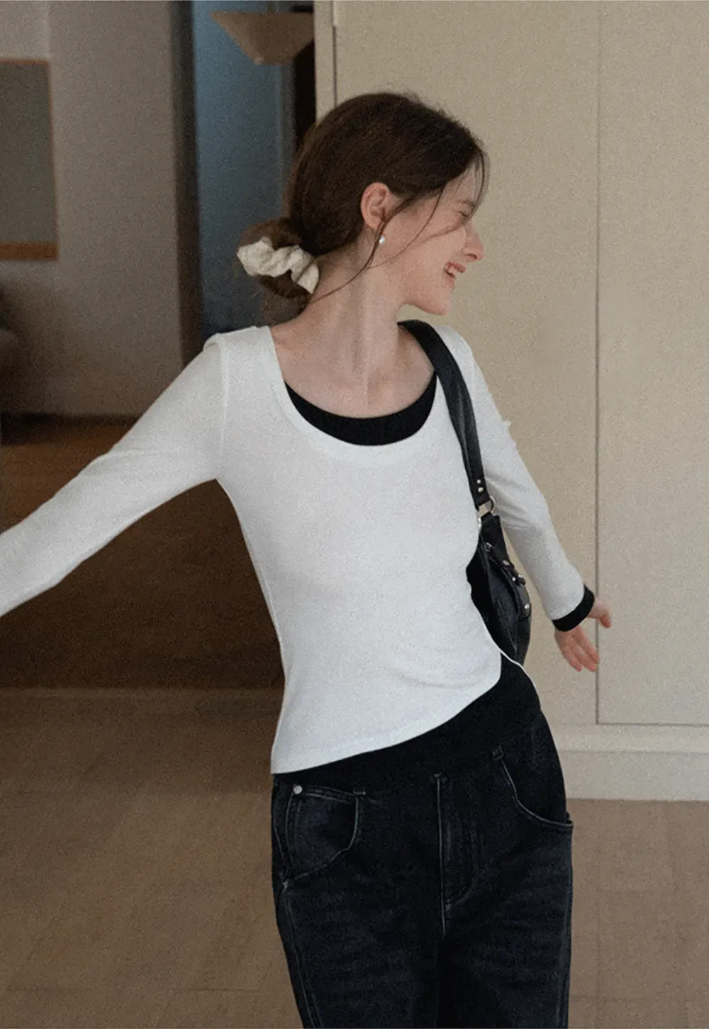 Long Sleeve Round Neck Top Simple Design Women's T-Shirt