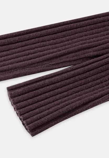 Elegant Ribbed Knit Sweater with V-Neck Design