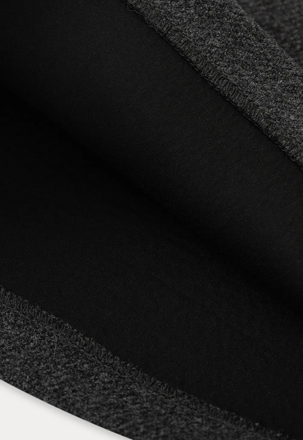 High waist tailored shorts with front pockets and zipper closure