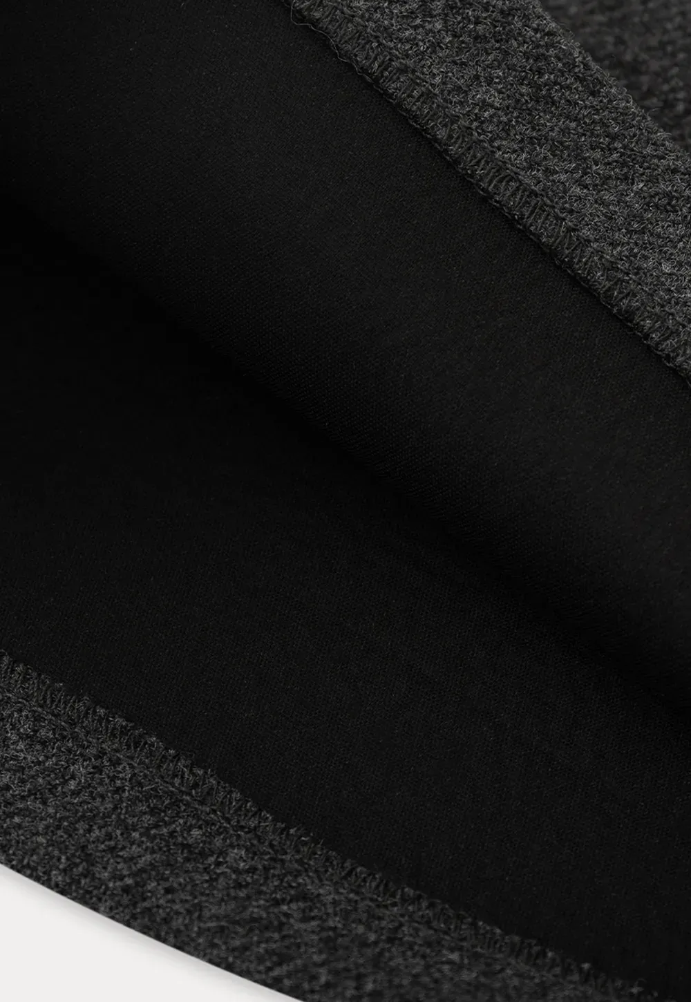 High waist tailored shorts with front pockets and zipper closure