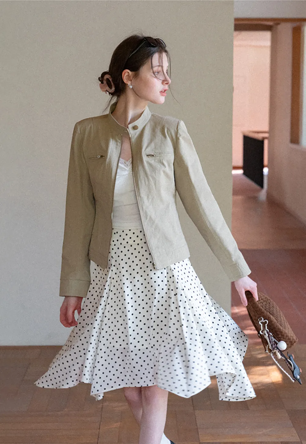 Short jacket with stand collar and front pockets