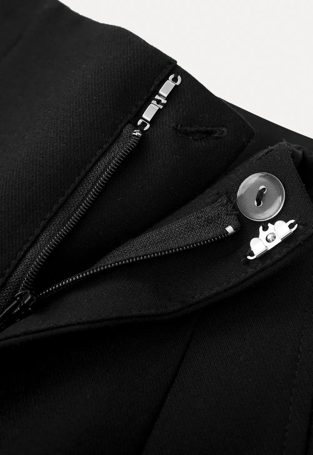 High waist pleated shorts with flared hem