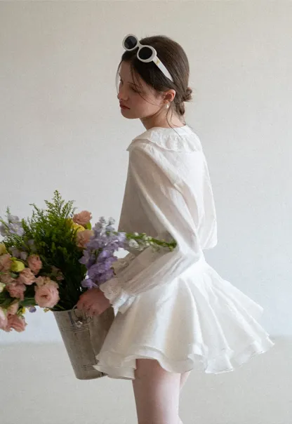 Long sleeve dress with lace collar and tie front