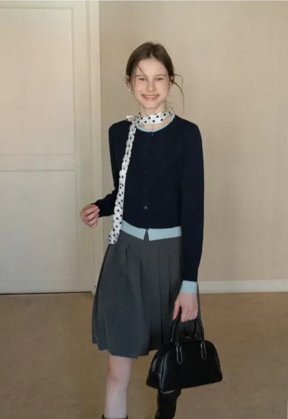 Elegant pleated midi skirt with high waist design